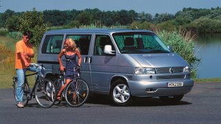 Retro: Volkswagen Transporter T4 se stal mezi dodávkami stejným snem Čechů jako Octavia v osobácích