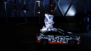 Audi e-tron ve Faradayově kleci 1