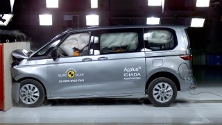 Nové crash-testy EuroNCAP ukázaly, že dosáhnout na pět hvězdiček není samozřejmost. Své o tom ví Peugeot a Opel