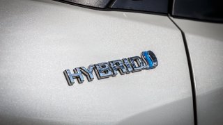 Toyota C-HR Hybrid 3 8