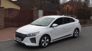 Hyundai Ioniq PHEV - exteriér 2
