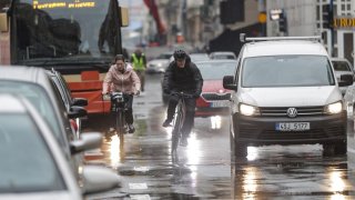 Poslanci schválili výši pokuty při povinném objíždění cyklistů. Platit bude od ledna