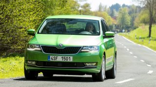 Škoda Rapid po faceliftu lépe vypadá i jezdí 11