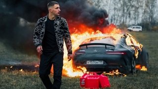 Ruský youtuber se naštval na servis. Jako pomstu zapálil svůj Mercedes-AMG GT 63 S
