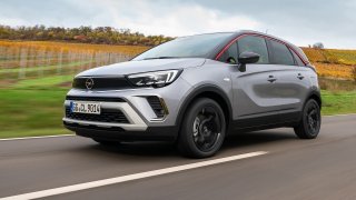 Nový Opel Crossland přišel o „X“. Zato ho řidič může mít lépe pod kontrolou