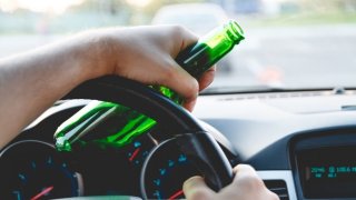 Alkohol za volantem: Nejvíce pijí řidiči v krajích piva a vína, nejméně v Praze
