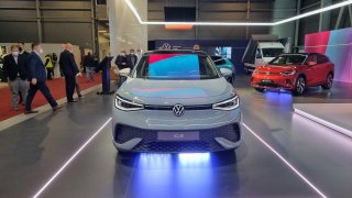 Volkswagen přivezl nové ID.5 do Prahy. Prohlédli jsme si ho na e-Salonu, který právě začíná