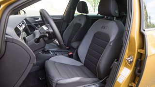 VW Golf 1.5 TSI Evo interiér 8