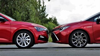 Škoda Scala 1.5 TSI DSG vs. Toyota Corolla 1.8 Hybrid - srovnávací test, jehož výsledky překvapily