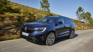 Nový Renault Espace se Čechům bude líbit. Sází na prostor a nízkou spotřebu