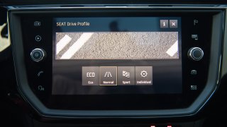 SEAT Ibiza FR 1.0 TSI interiér 4