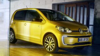 VW se pošťuchuje se Škodou o nejlevnější elektromobil v Česku. Nový e-up! prodává od 449 900 korun