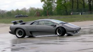Takhle driftuje Lamborghini Diablo. A není to vůbec lehké!