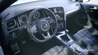 Interiér VW Golf GTI 