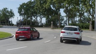 Čeští řidiči se bojí kruhových objezdů se dvěma pruhy. Neznají pravidla, jsou přitom jednoduchá