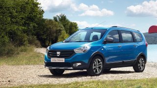 Dacia Lodgy podle francouzského časopisu brzy skončí. Lidový stěhovák nahradí sedmimístné SUV