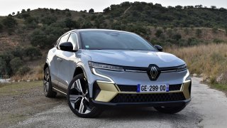 První dojmy z Renaultu Megane E-Tech: V mnoha věcech předčil konkurenci, jen škoda předního pohonu