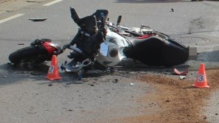 Jaro je tady a s ním i mrtví motorkáři: Řidička v Olomouci nedala přednost, motocyklista neměl šanci