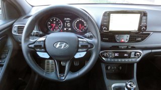 Hyundai i30 N interiér 1