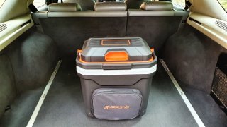 Termoelektrická autochladnička v kufru auta