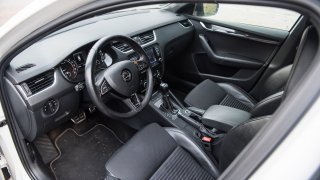 Škoda Octavia RS TDI interiér 3