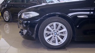 Luxus a rychlost! Test ojetého BMW 5 8