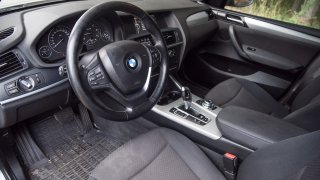 BMW X3 xDrive20d interiér 2