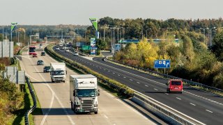 Ministři mají lék na přetížené dálnice - zákaz předjíždění kamionů a jejich nedělních jízd