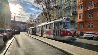 Hlavním zabijákem chodců a cyklistů v Praze nejsou auta, ale oni sami. Dokazují to policejní data