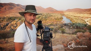 Kameraman Honza nad vodopády u angolské hranice