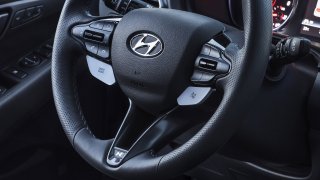 Prohlédněte si ostrý hatchback Hyundai i30 N do de
