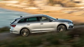 Škoda Octavia boduje u Britů - získala titul Nové auto roku 2020 časopisu Auto Express. A nejen to
