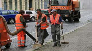 V Česku odstartuje velká očista ulic. Kvůli koronaviru se nebude odtahovat ani pokutovat