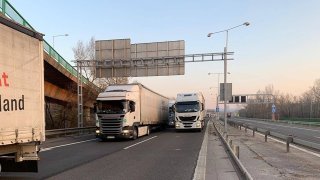 Pokuta za objíždění kolony na dálnicích: Rakousko chce zatočit s vychytralými řidiči