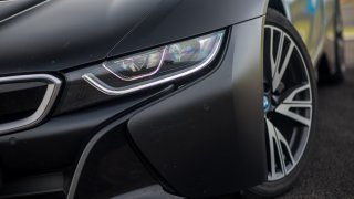 BMW i8 Protonic Frozen v matně černém laku. 15