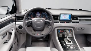 Audi S8 druhé generace 2