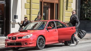 Červené Subaru z Baby Drivera je na prodej. Cena rychle roste