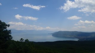 Sbohem makedonská jezerní království, my frčíme dá