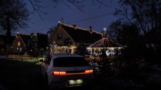 Navštívili jsme dům s nejkrásnější vánoční výzdobou, který osvětluje 75 tisíc žárovek