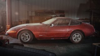 Ferrari Daytona odpočívalo v garáži skoro 40 let. 