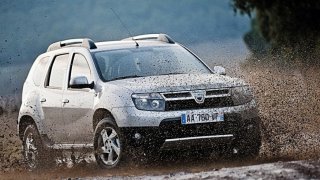 Dacia Duster si v Česku rekordně drží cenu. Desetiletá stojí stejně jako původně dvojnásob drahá SUV