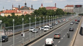 Praha už připravuje mýto za vjezd do centra. Nejvíce budou platit starší vozy a velká těžká SUV