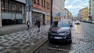 Elektromobil, Praha, nabíječka, modrá zóna