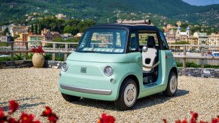Fiat oživil model Topolino do doby elektrické. Řídit ho má být možné bez řidičáku už od 14 let