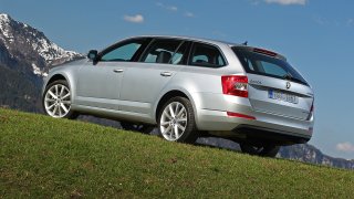 Volkswagen v Česku svolává tisíce vozů. Problém s brzdami mají i Octavie