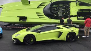 K zářivě zelenému Lamborghini dostanete i pořádný 