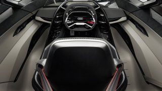 Audi PB18 e-tron interiér
