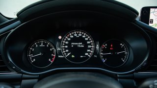 Mazda3 e-Skyactiv X186