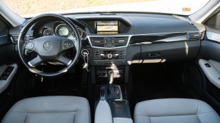 Mercedes-Benz E220 CDI interiér 7