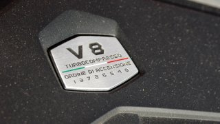 Lamborghini Urus - interiér 10